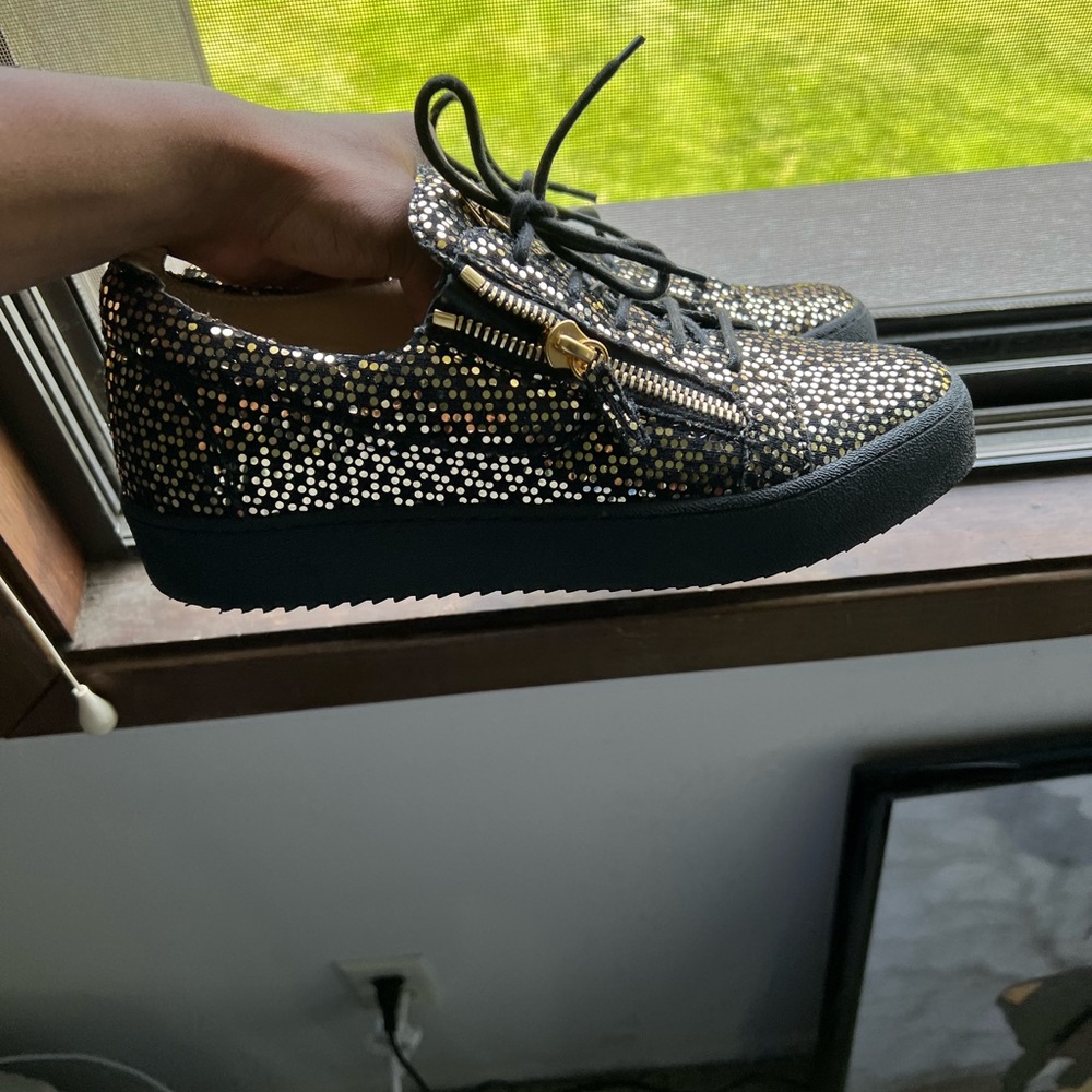 Giuseppe Zanotti - Picture 2 of 5